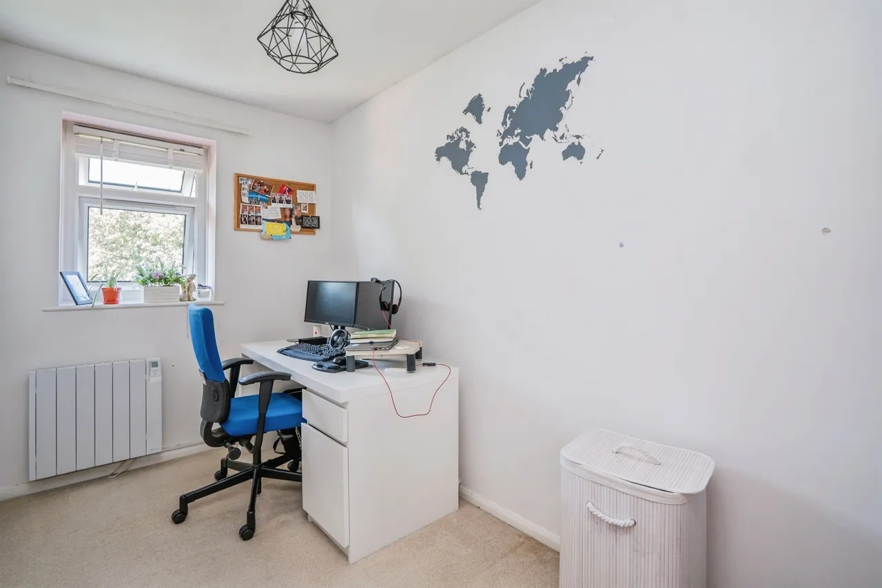 Dandelion Close, Gosport, PO13, photo 9