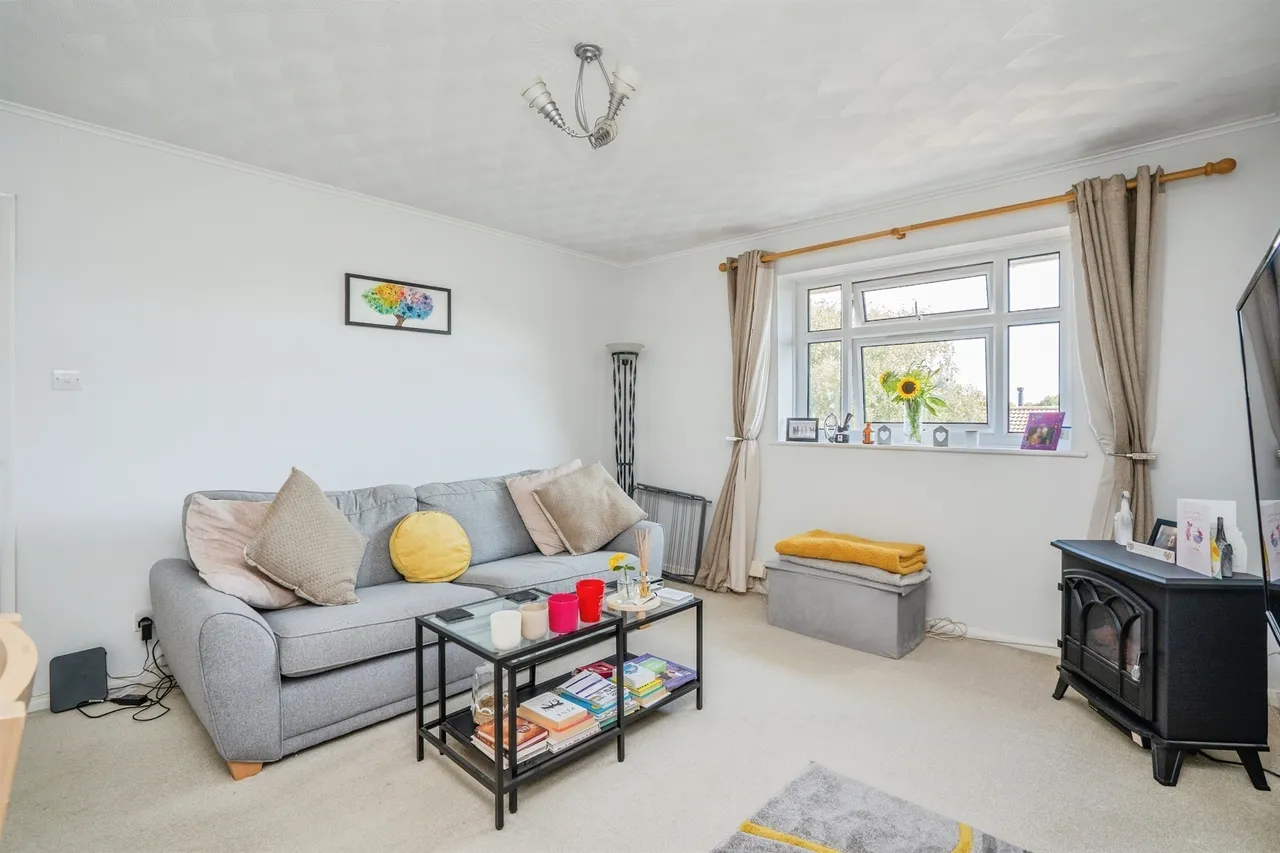 Dandelion Close, Gosport, PO13, photo 3