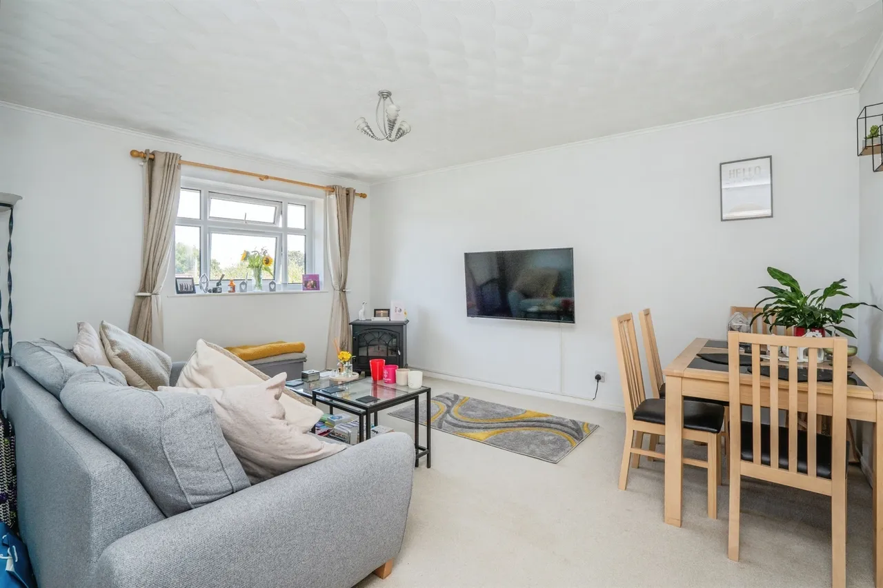 Dandelion Close, Gosport, PO13, photo 2