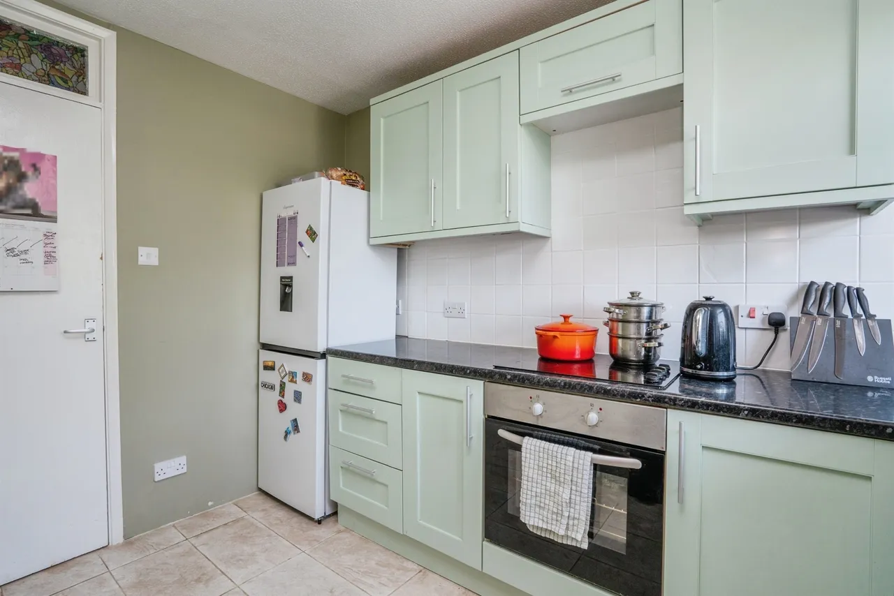 Dandelion Close, Gosport, PO13, photo 6