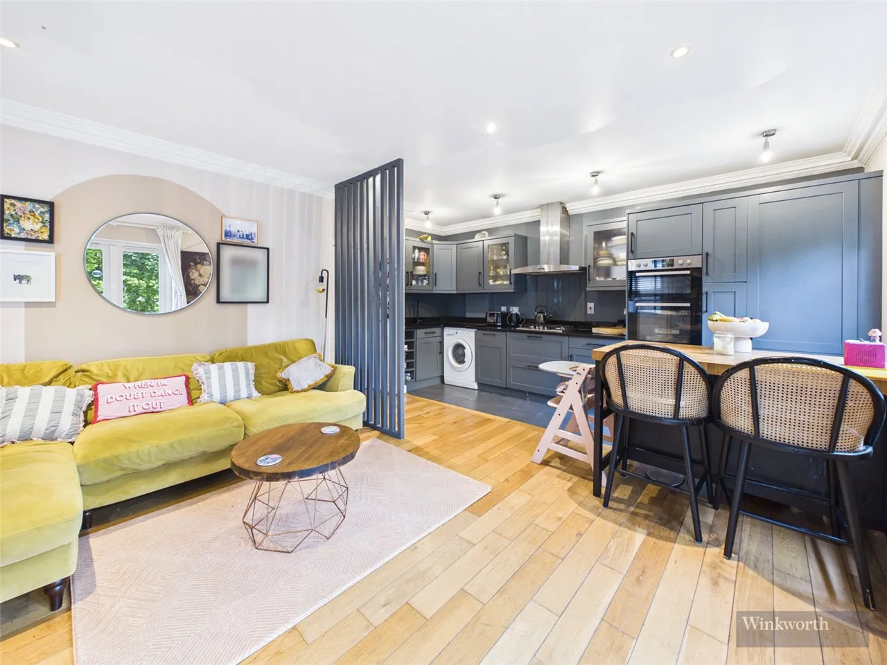 2 bed flat for sale — Portsmouth Road, Long Ditton, Surbiton, Surrey, KT6