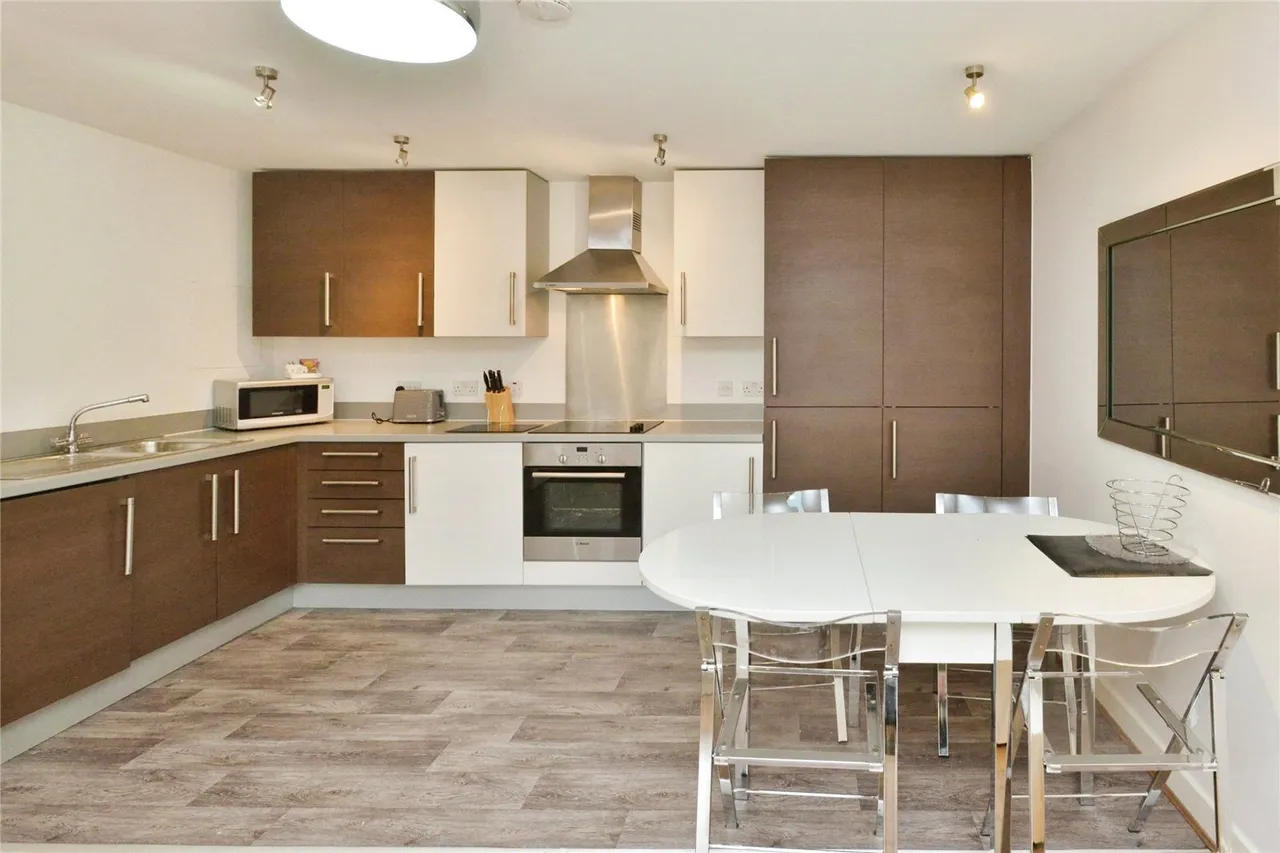 Merrivale Mews, Milton Keynes, Buckinghamshire, MK9, photo 2