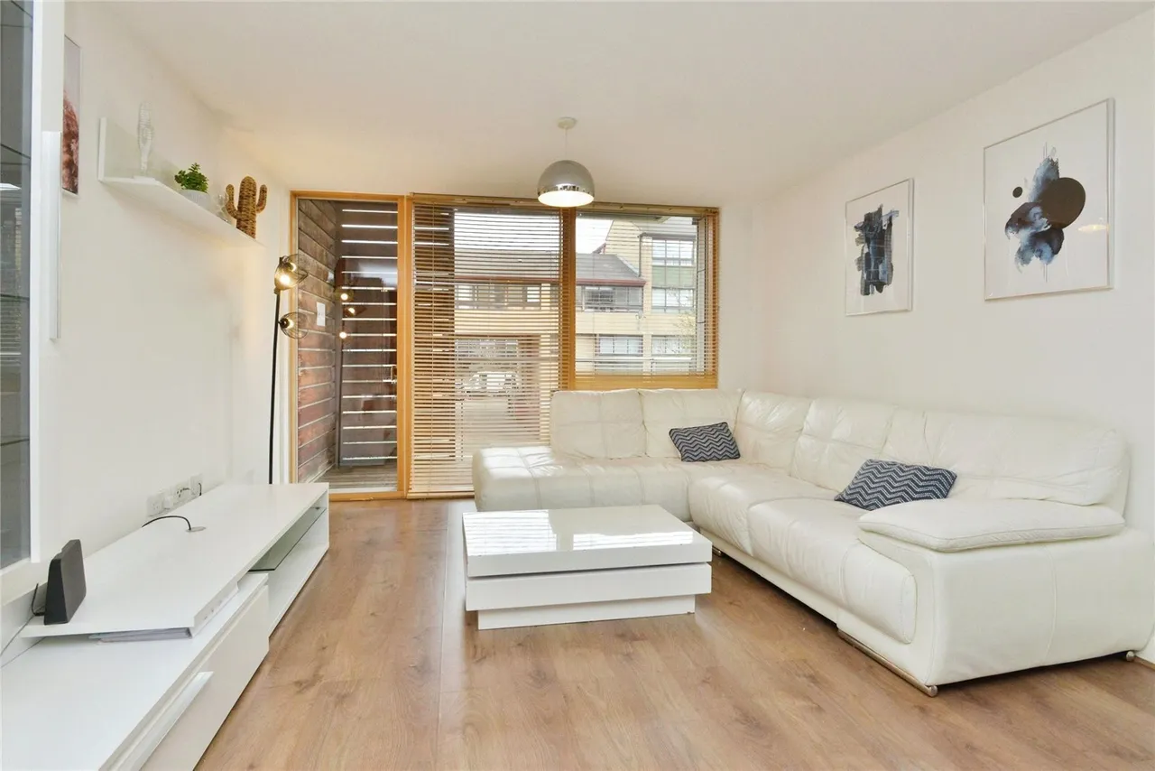 Merrivale Mews, Milton Keynes, Buckinghamshire, MK9, photo 5