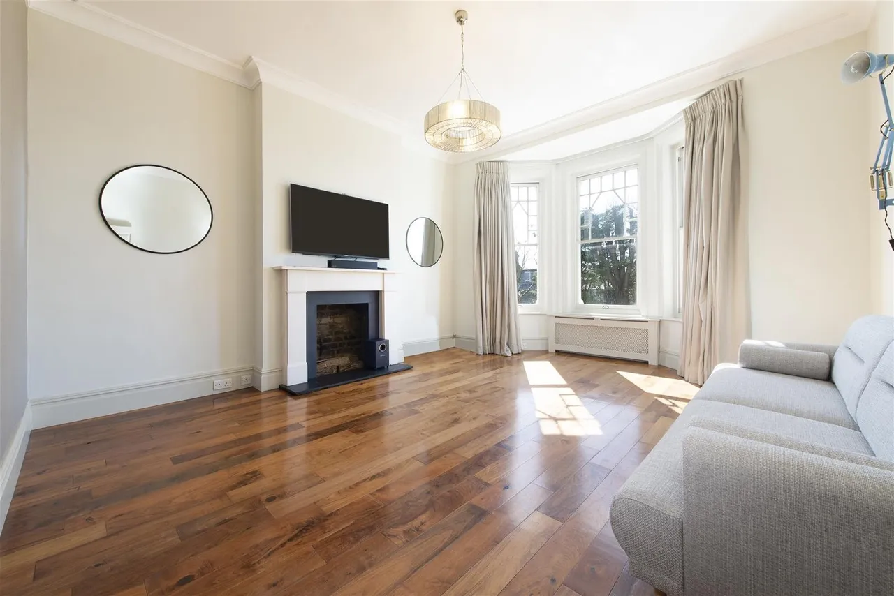 2 bed flat to rent — Gondar Gardens West Hampstead, London NW6 1HB
