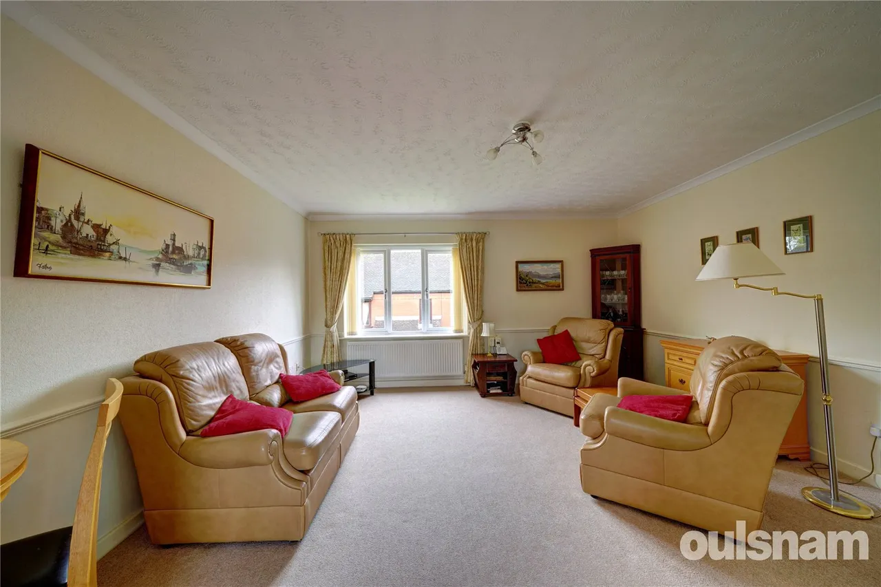 St. Georges Crescent, Droitwich, Worcestershire, WR9 8HJ, photo 2