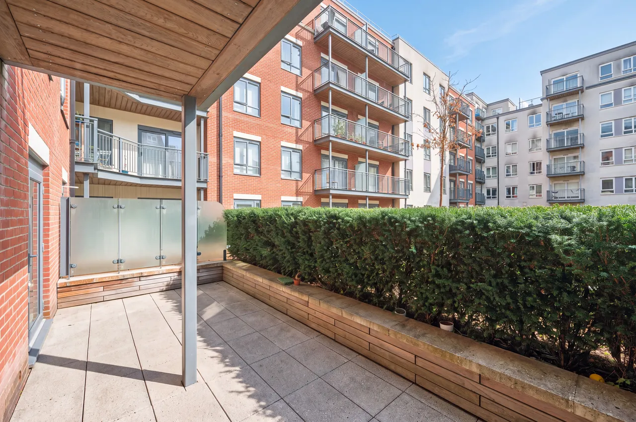 6 Empire House, 6 East Drive, London, photo 8