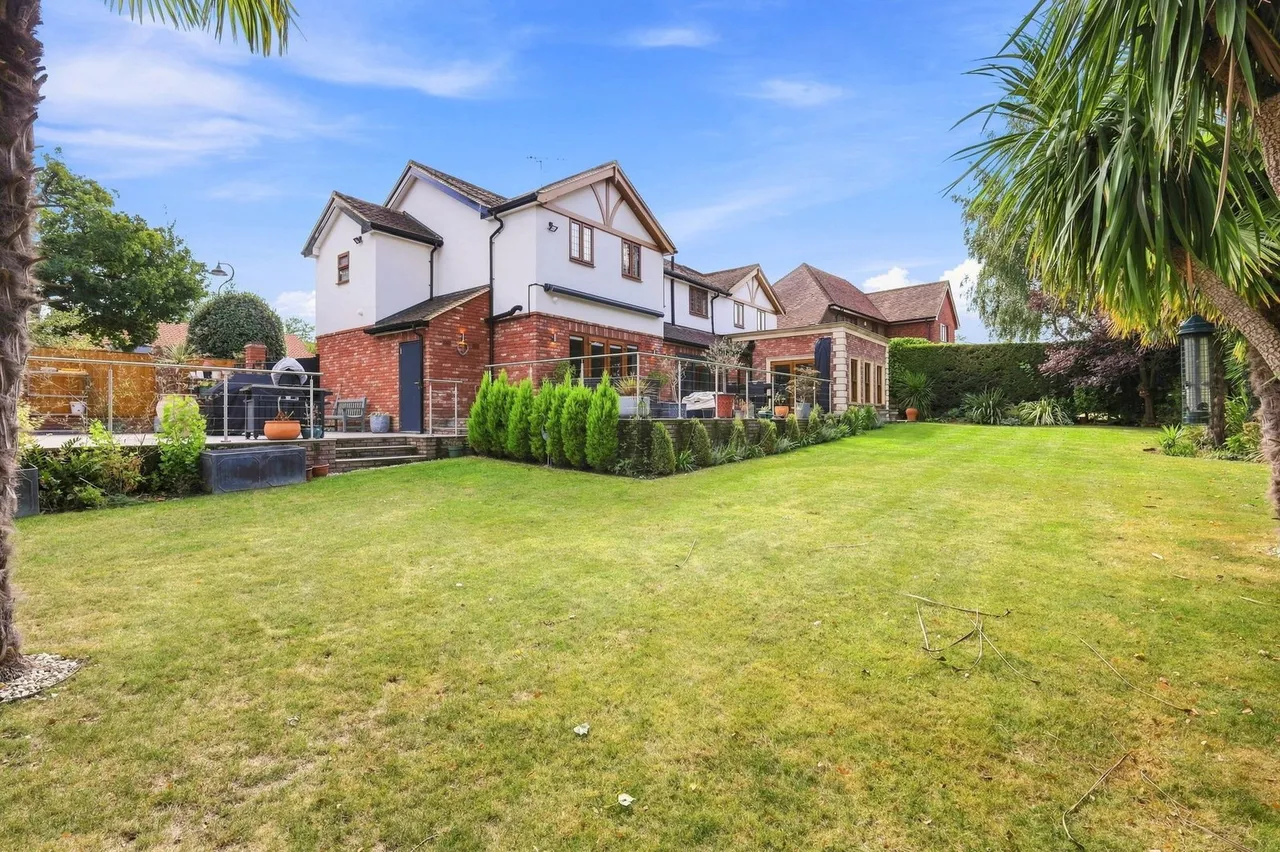 Kingfisher Close, Hutton Mount, CM13, photo 33