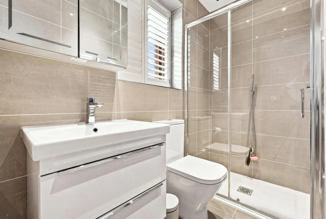Kingfisher Close, Hutton Mount, CM13, photo 23