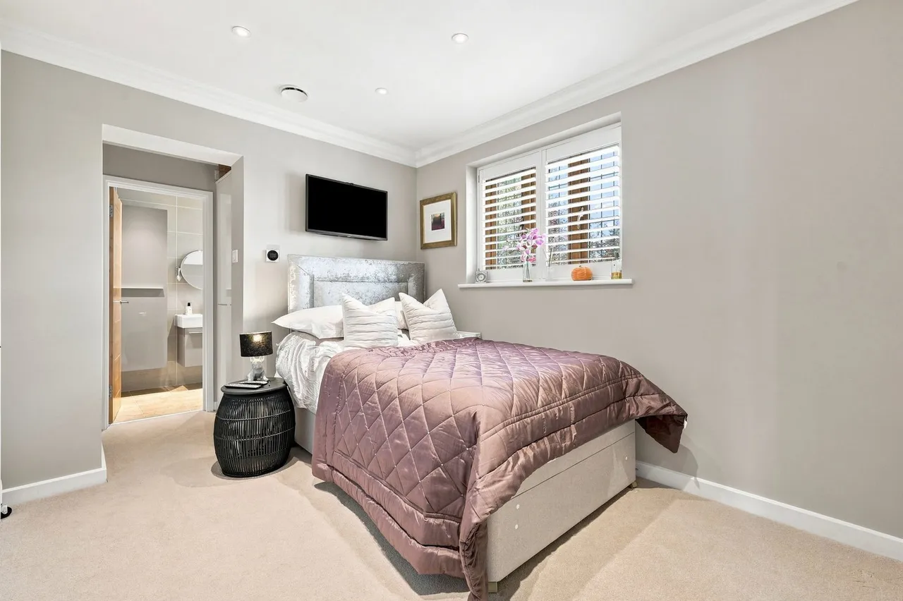 Kingfisher Close, Hutton Mount, CM13, photo 26