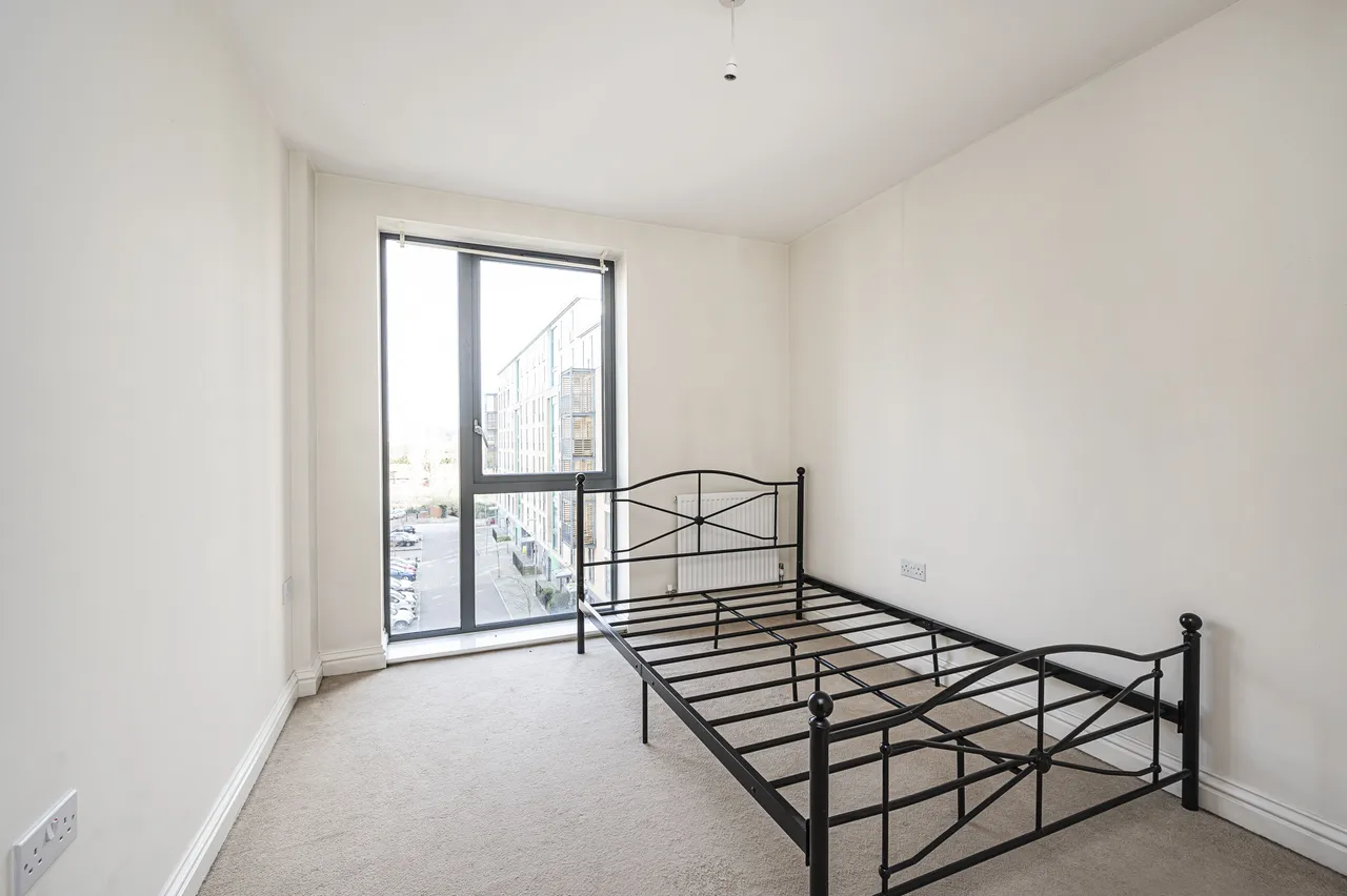 Flat 10, Felix Court, 11 Charcot Road, London, photo 3