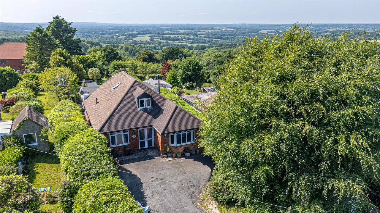 5 bed house for sale, Winchelsea Road, Guestling
