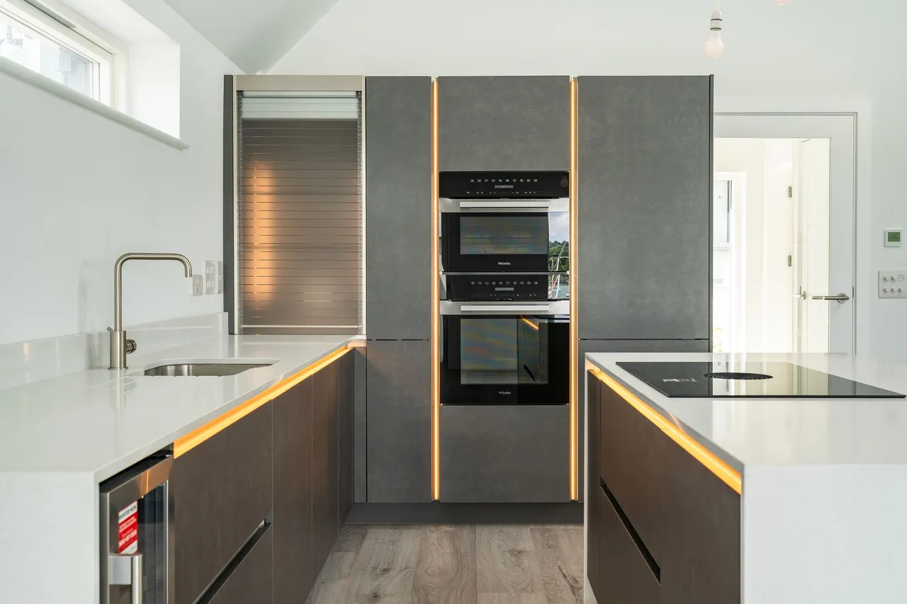 North Parade, Falmouth, TR11, photo 10