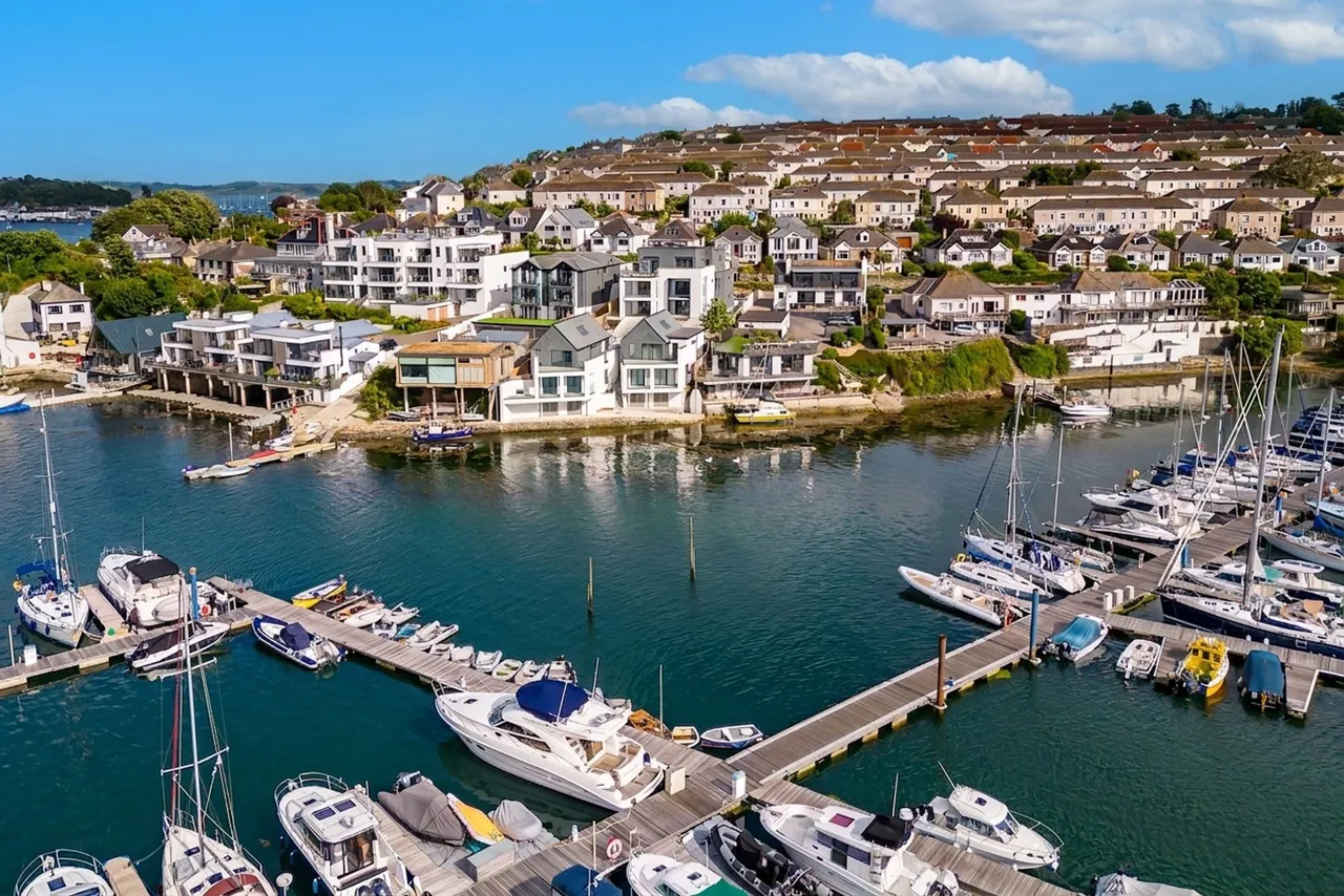 North Parade, Falmouth, TR11, photo 5