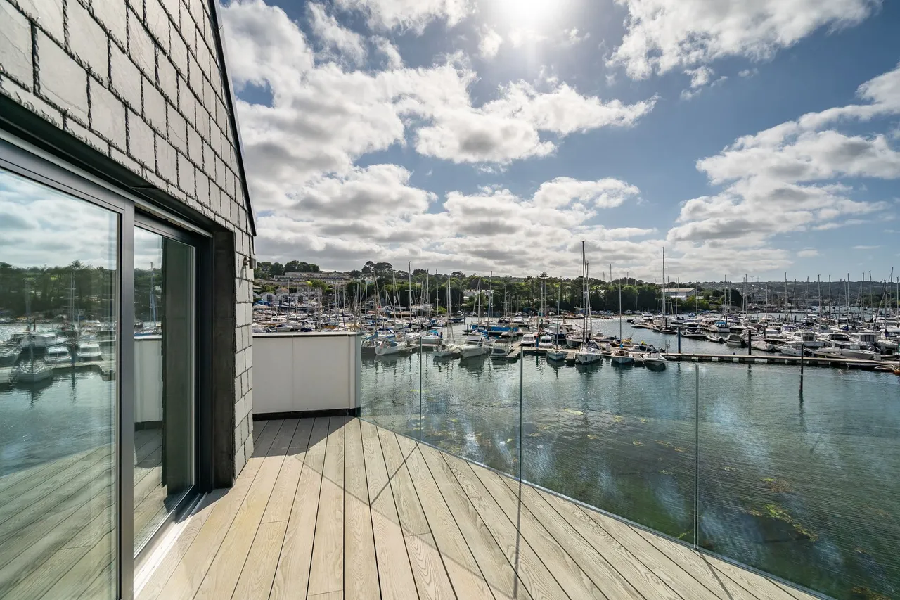 North Parade, Falmouth, TR11, photo 12