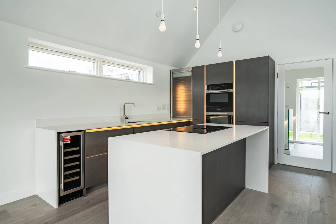 North Parade, Falmouth, TR11, photo 8