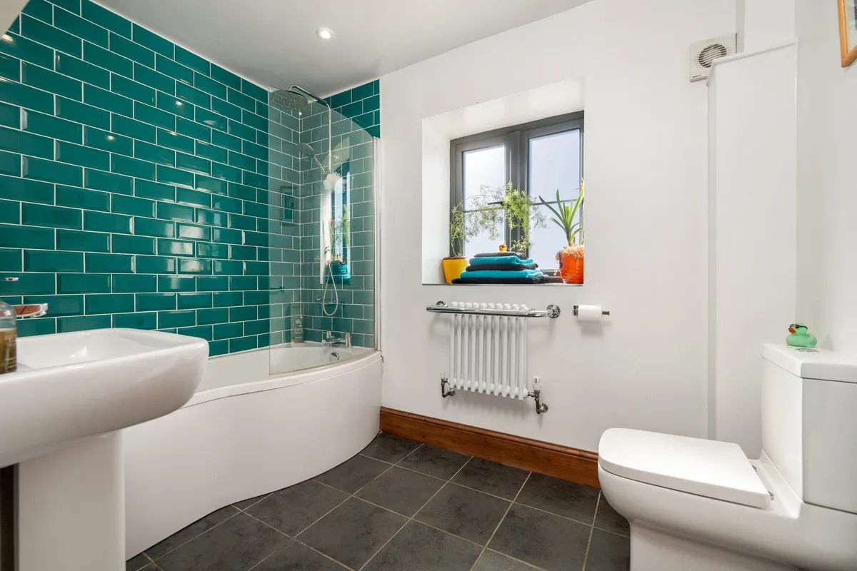 Lincoln Road, East Markham, NG22, photo 12