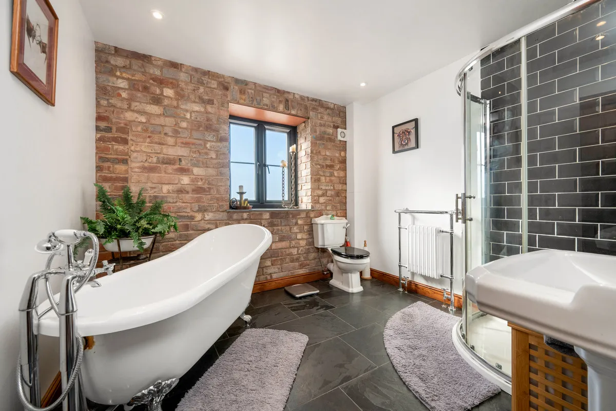 Lincoln Road, East Markham, NG22, photo 13