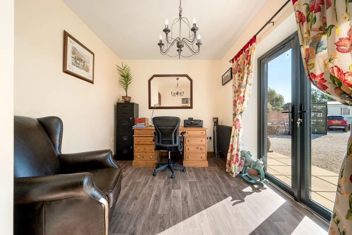 Lincoln Road, East Markham, NG22, photo 7