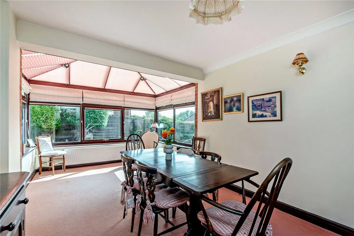 Harewood Drive, Cold Ash, RG18, photo 5