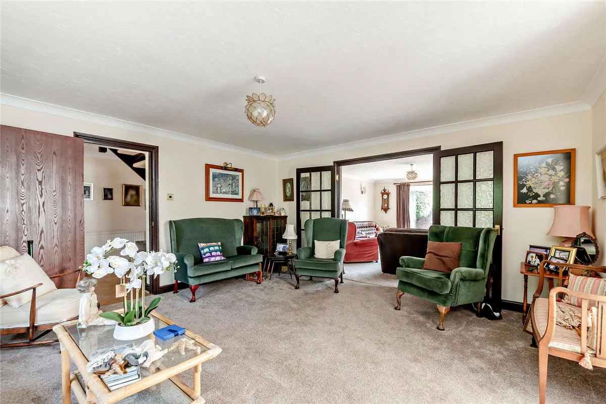 Harewood Drive, Cold Ash, RG18, photo 10