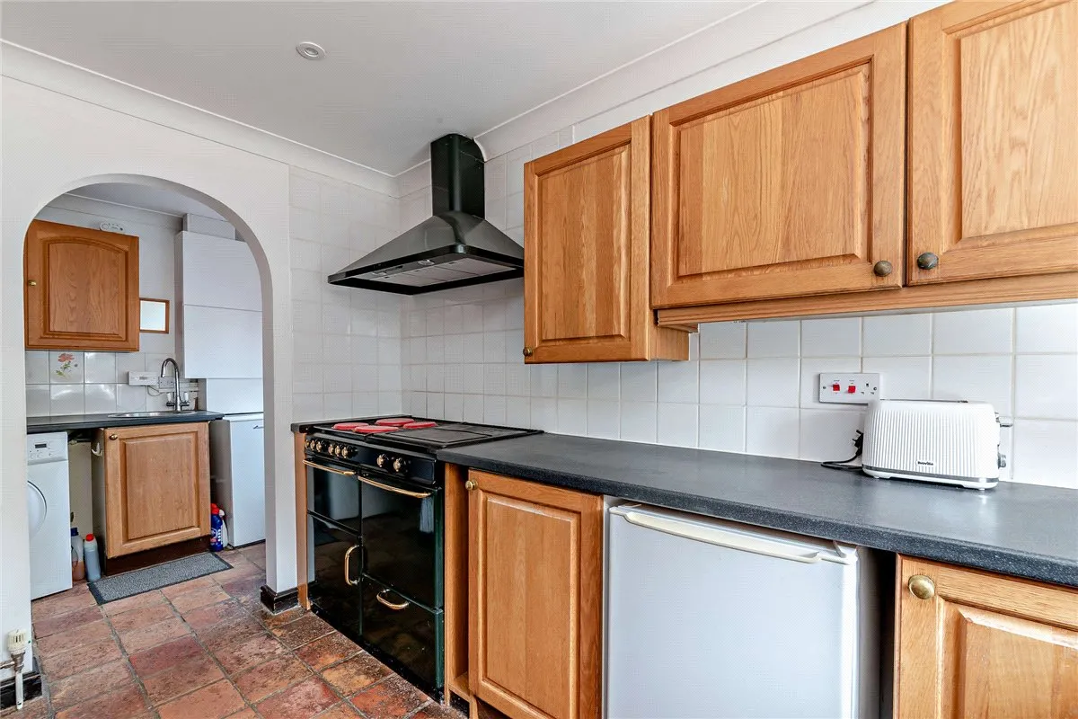 Harewood Drive, Cold Ash, RG18, photo 4