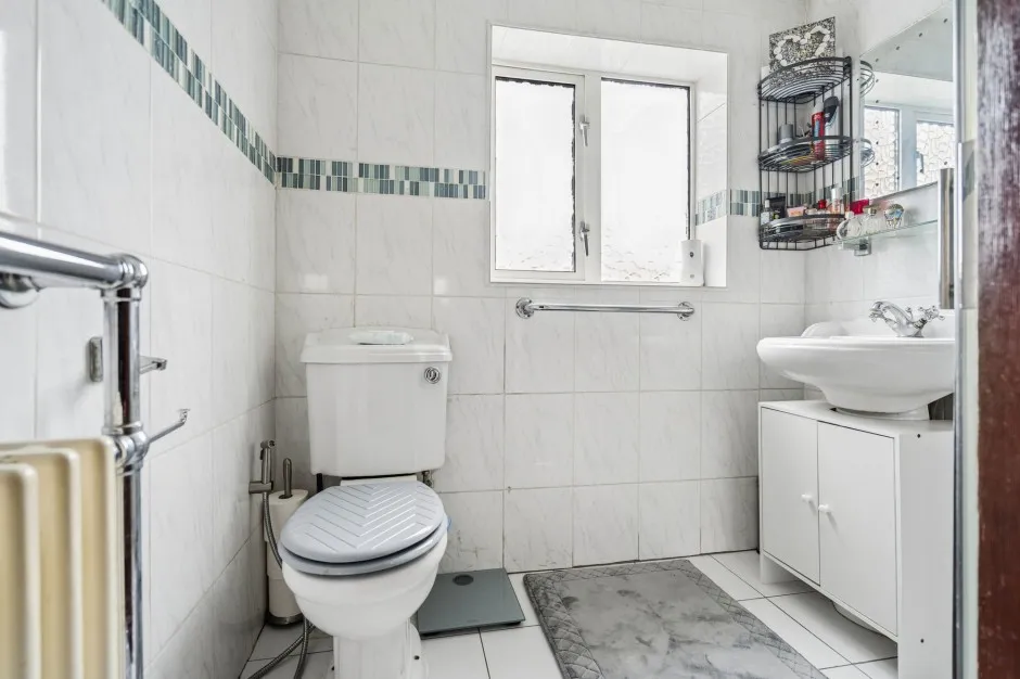 Parkfield Avenue, Hillingdon, UB10, photo 16