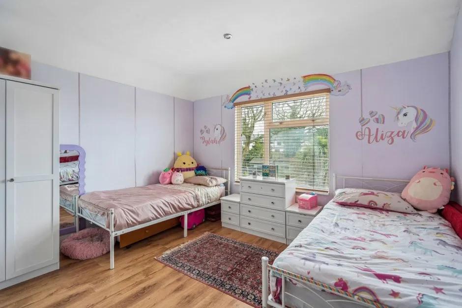 Parkfield Avenue, Hillingdon, UB10, photo 13