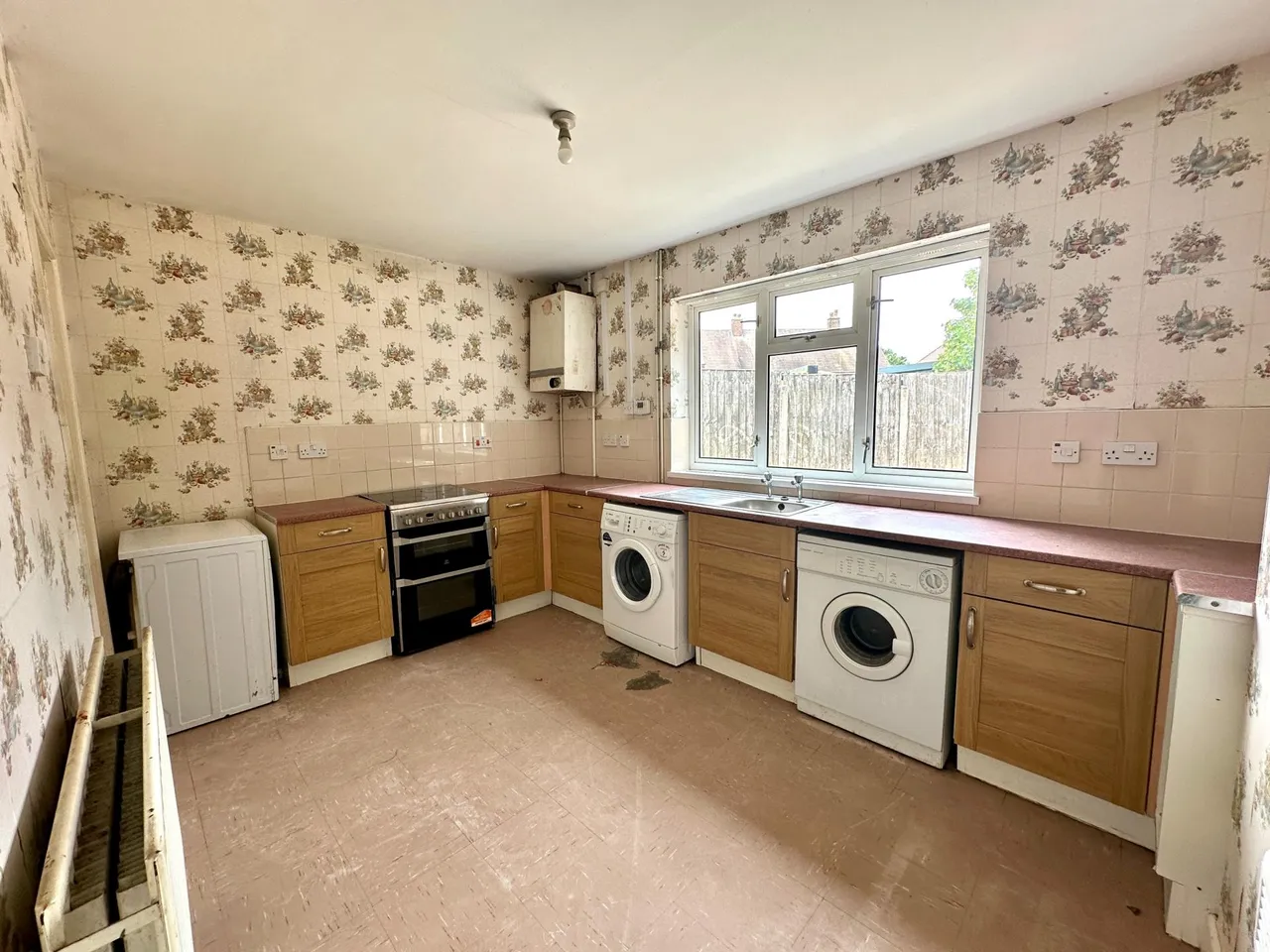 Avon Road, Goscote, Walsall, WS3, photo 4
