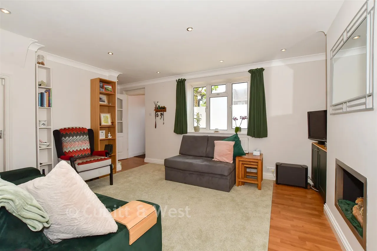 Ifield Road, West Green, RH11, photo 3