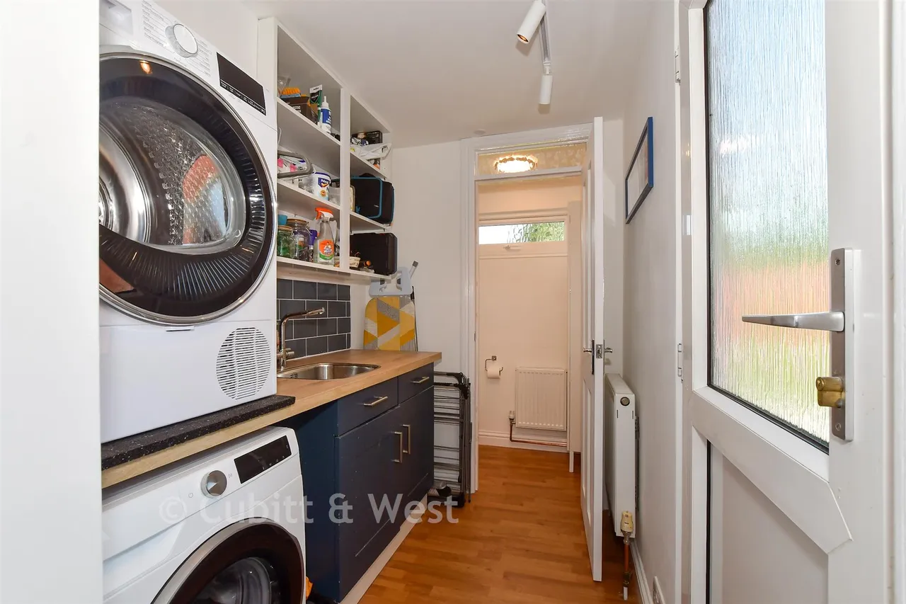Ifield Road, West Green, RH11, photo 6