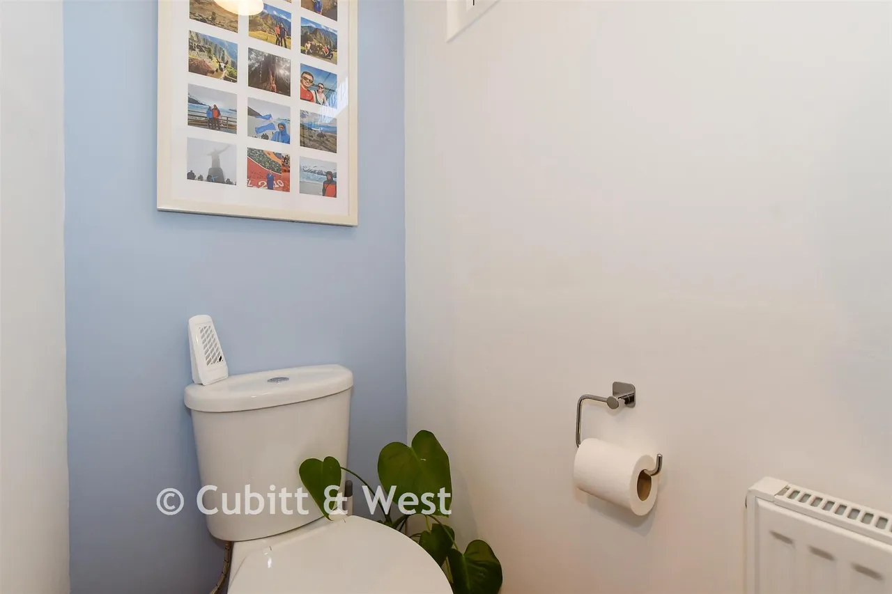 Ifield Road, West Green, RH11, photo 7