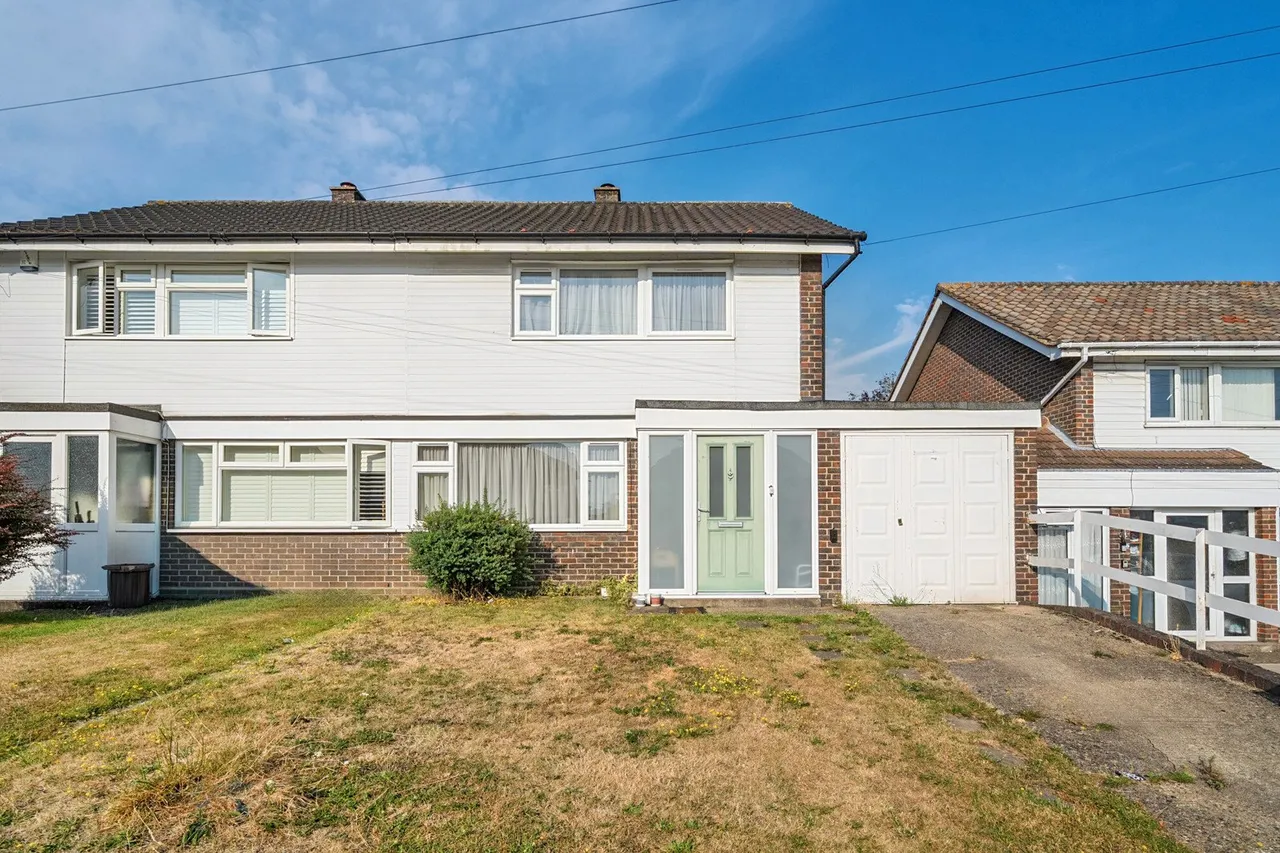 3 bed house for sale — Edison Road, DA16