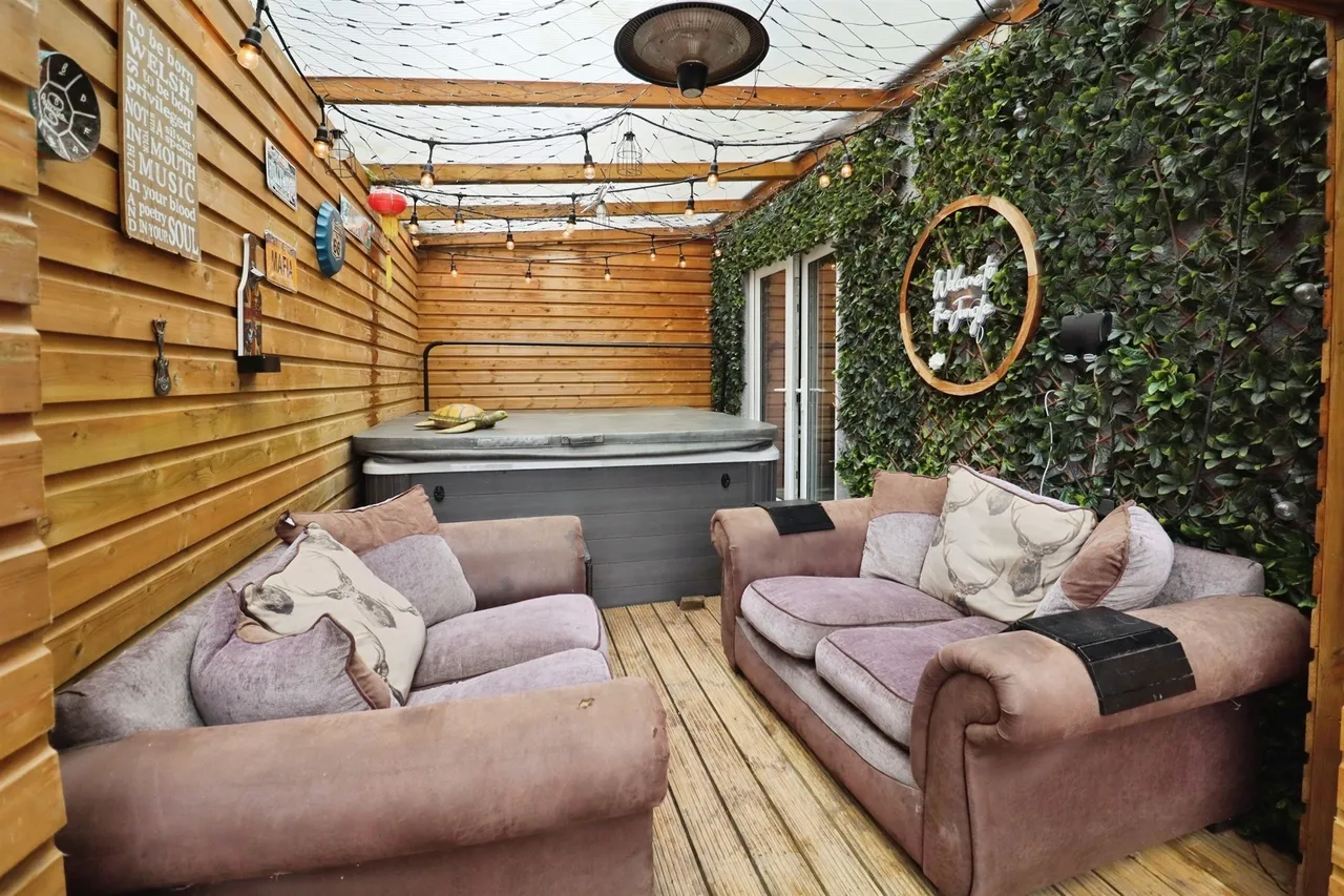 Gellideg Road, Pontypridd, CF37, photo 19