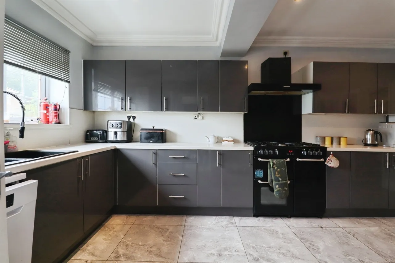 Gellideg Road, Pontypridd, CF37, photo 20