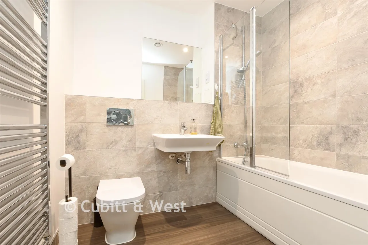 Marketfield Way, Redhill, RH1, photo 13