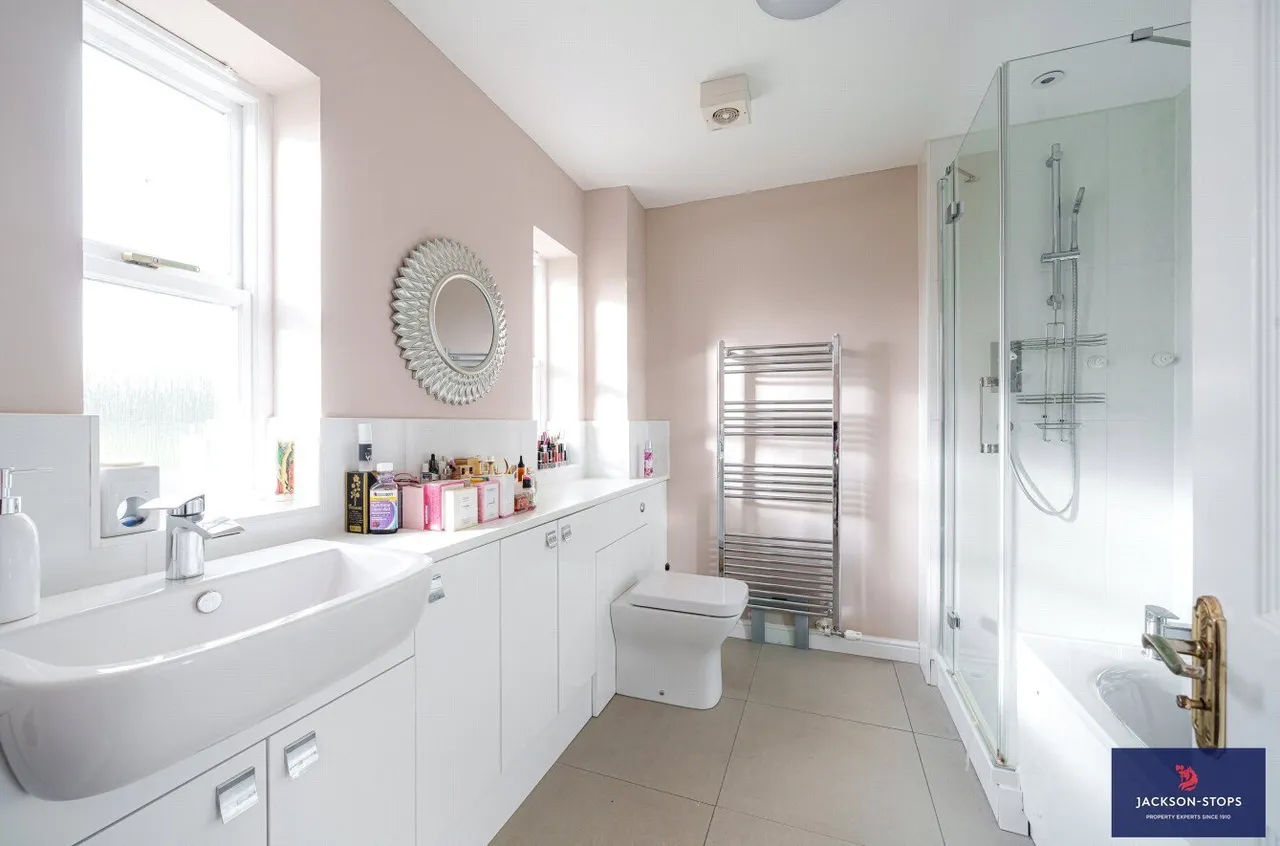 Standing Stones, Great Billing, NN3, photo 9