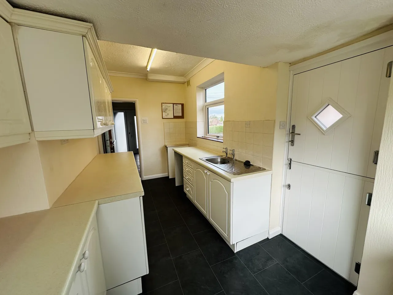 Moorthorne Crescent, Bradwell, ST5, photo 7