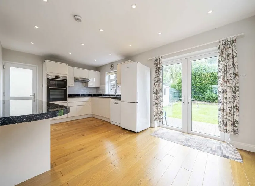 Sunmead Road, Sunbury on Thames, TW16, photo 3