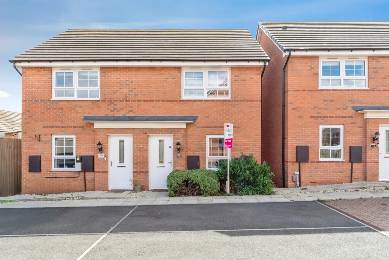 2 bed house for sale — Totnes Place, Grantham
