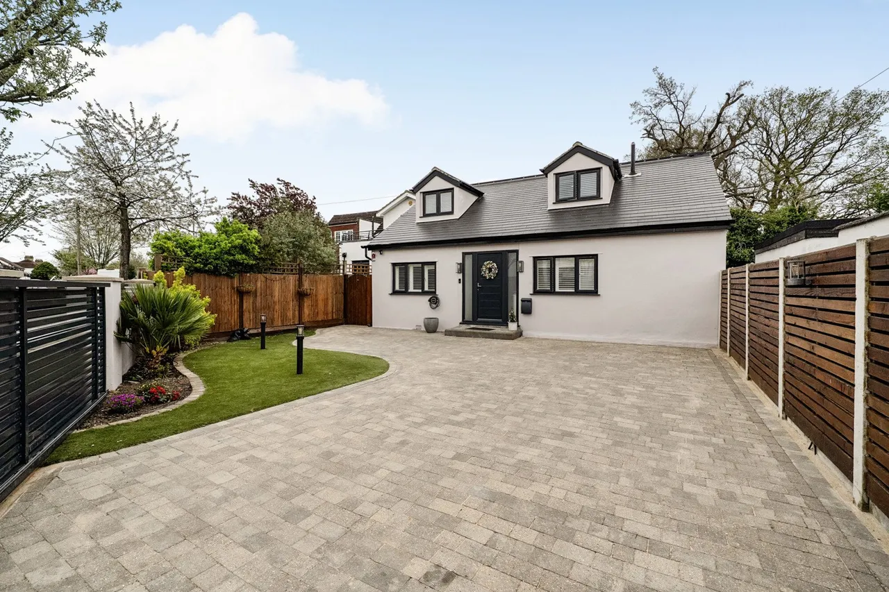 3 bed house for sale — Grasmere Gardens, BR6