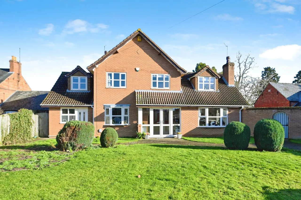5 bed house for sale, Station Road, Wisbech Saint Mary, PE13