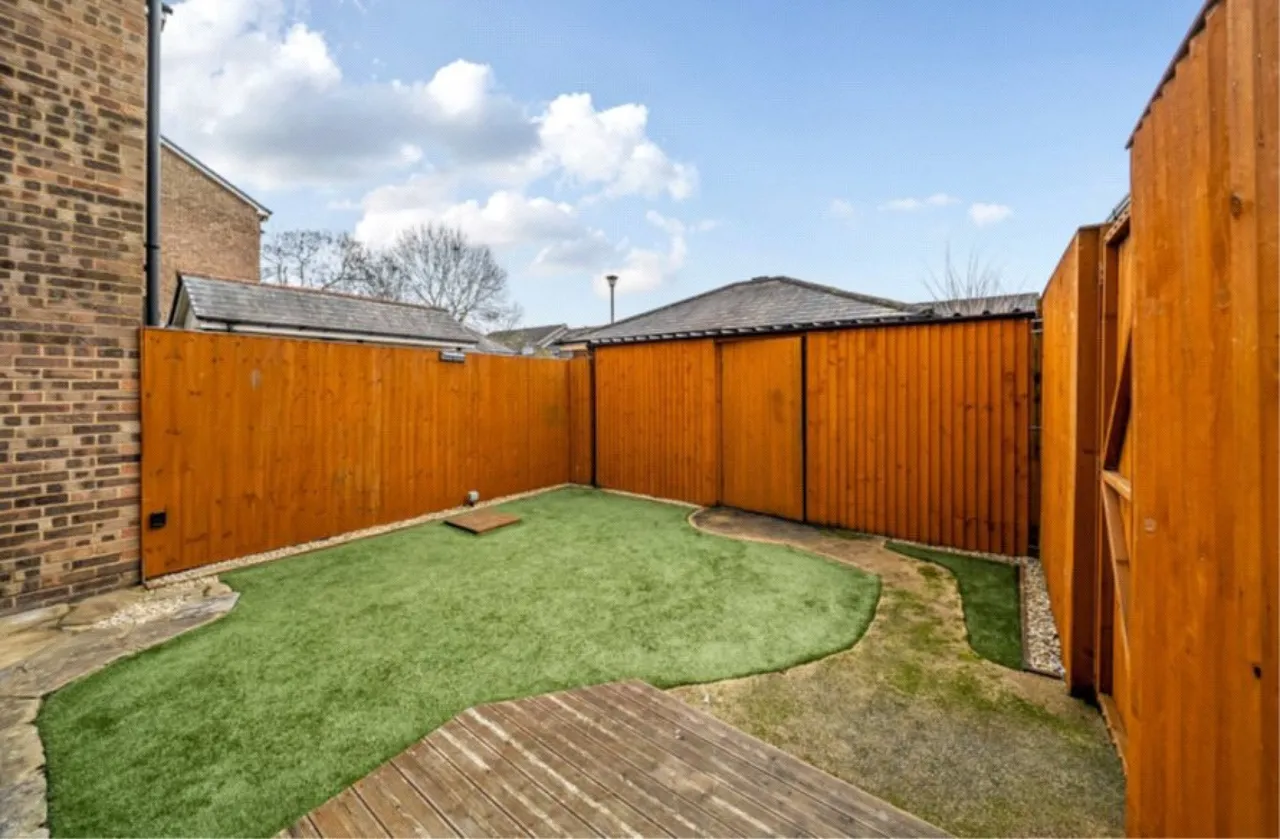 Muirfield House, St Andrews, RG12, photo 2
