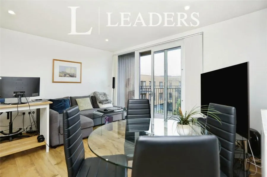 1 bed flat for sale, Meadowside, London, SE9