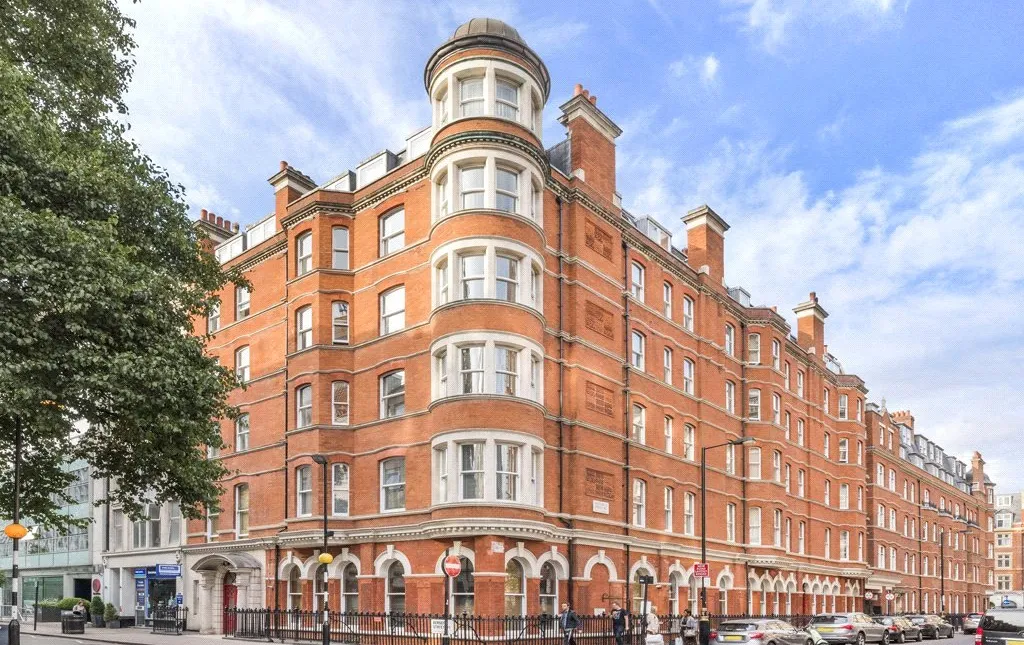 2 bed flat for sale — Eastcastle Street Fitzrovia ,W1T