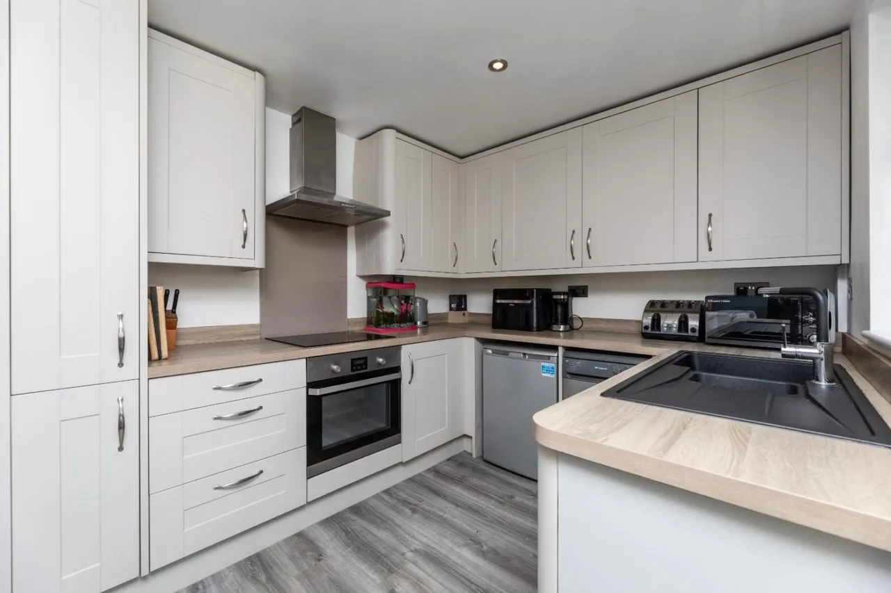 3 bed house for sale — Broadmead, Castleford