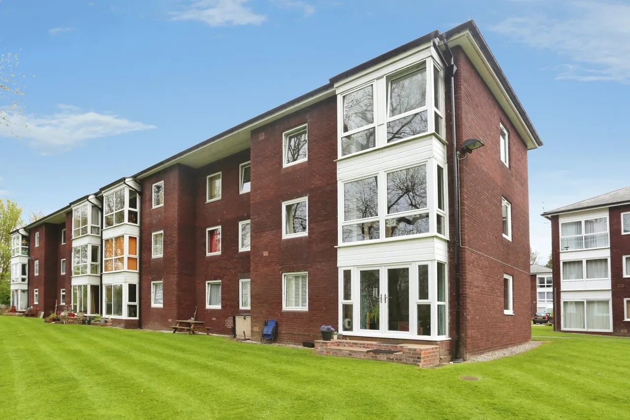 2 bed flat for sale, Mersey Road, Heaton Mersey, SK4