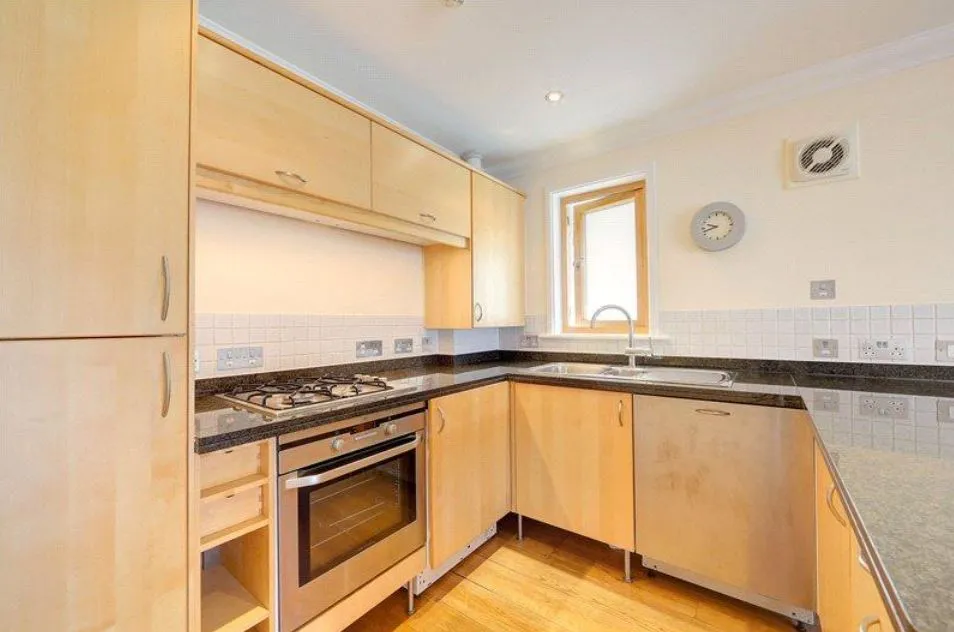 Coombe Road, New Malden, photo 5