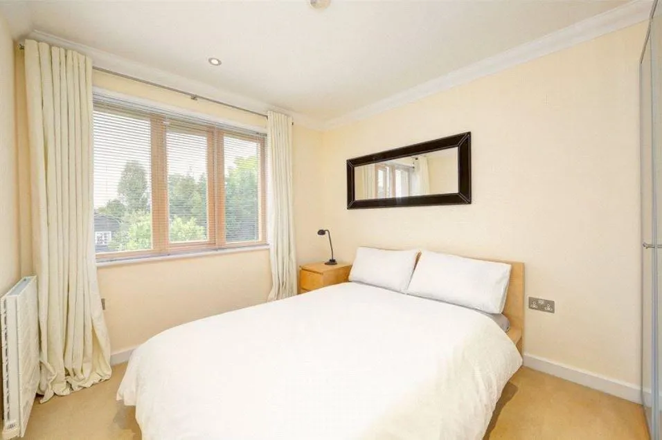 Coombe Road, New Malden, photo 7