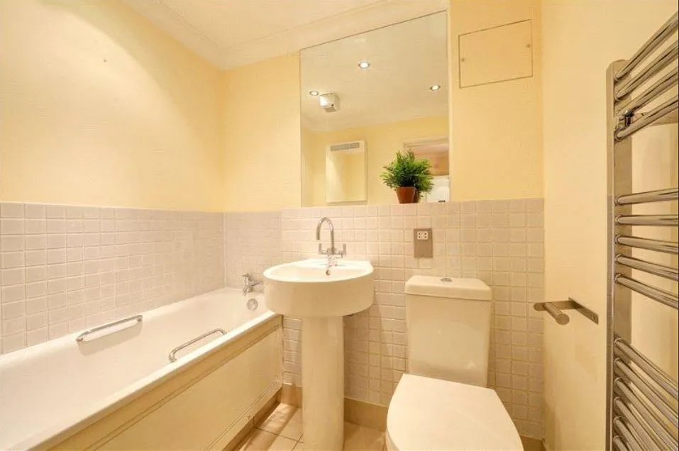 Coombe Road, New Malden, photo 6