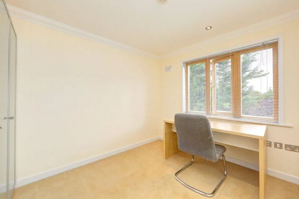 Coombe Road, New Malden, photo 9